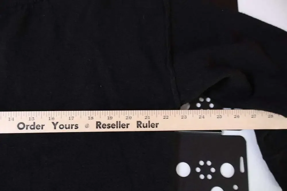 Democracy Womens Size Large Black Sweater Oversized Button Side Slit Hem